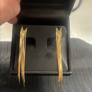 Elegant 14 karat  Gold Dangle Earrings